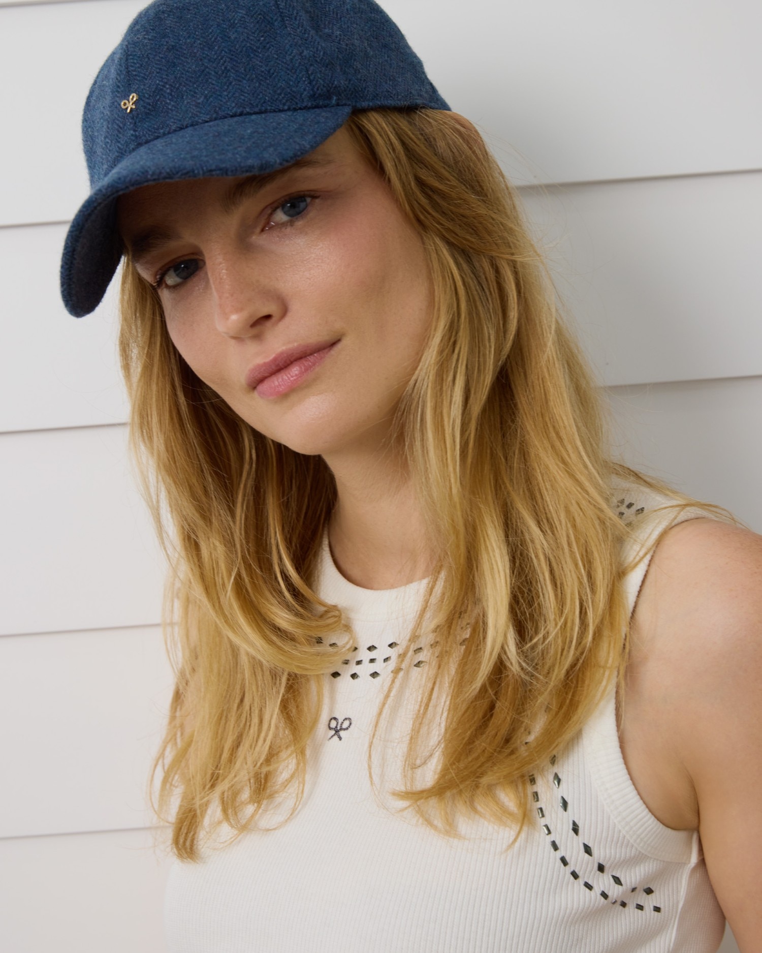 T-shirt Tank Top com Tachas Branco-3
