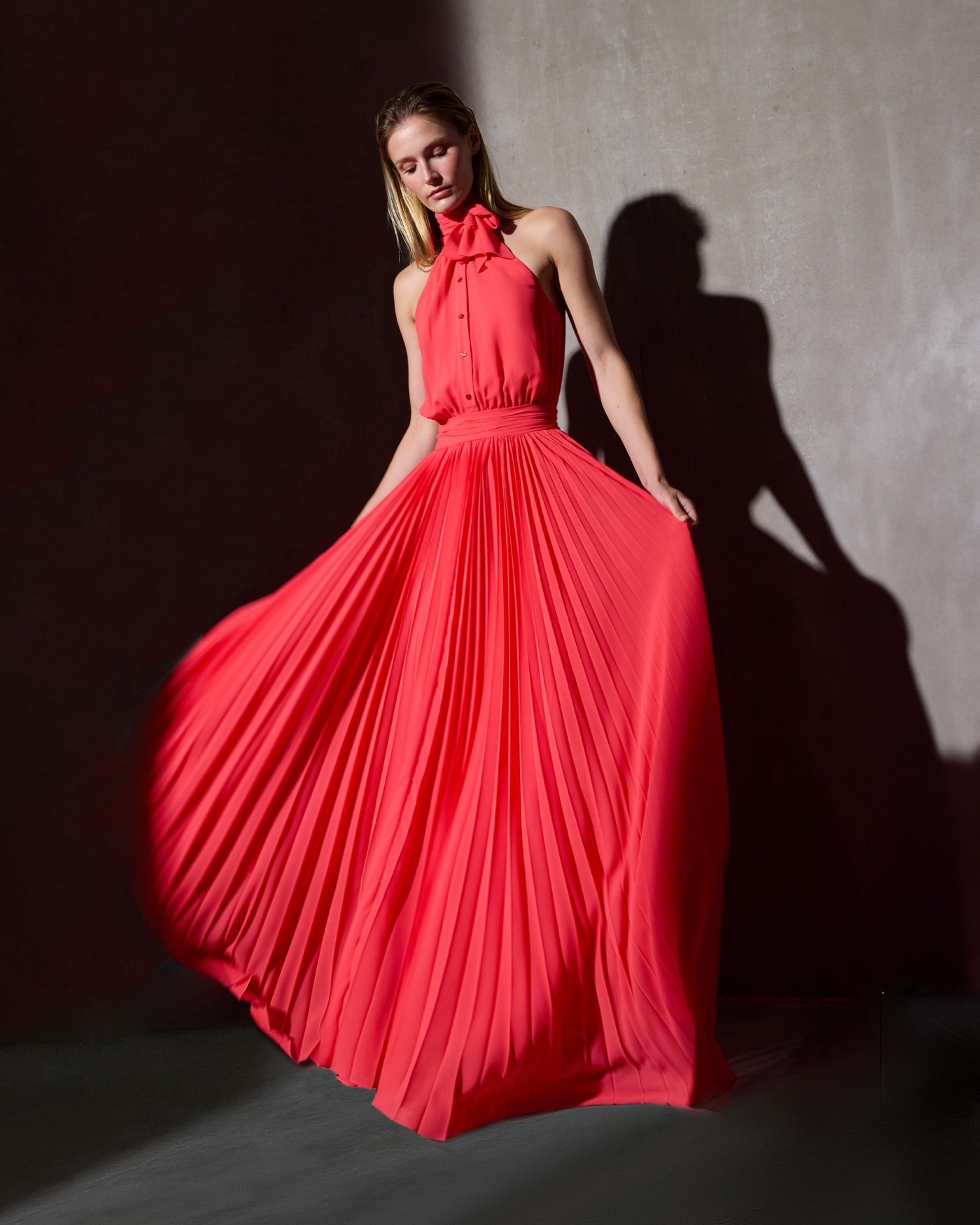 Imagem 0 de Vestido Caprile X Silbon Plissado Laço Coral