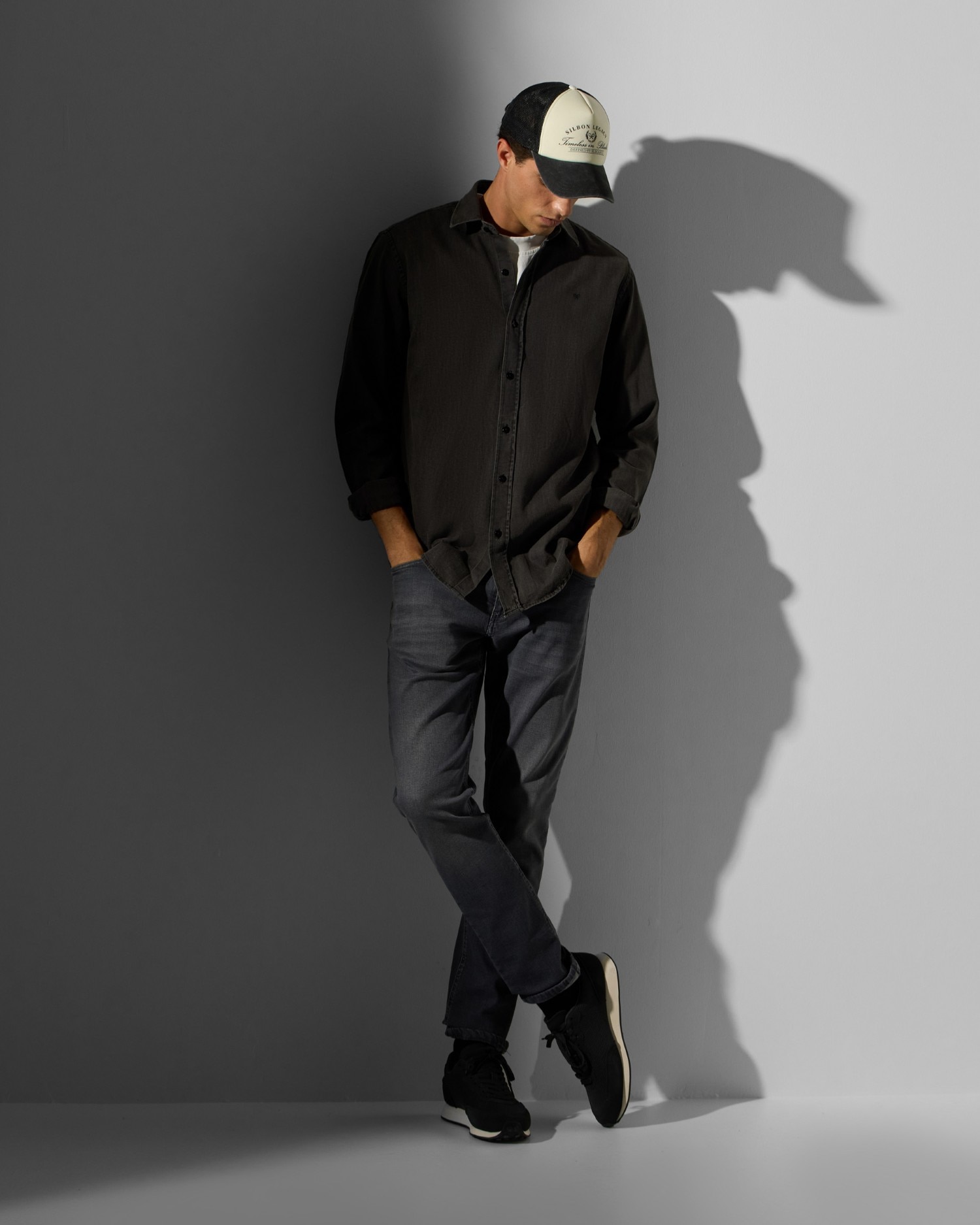 Imagem 0 de Jeans Regular Sport Dark Jeans em Cinzento