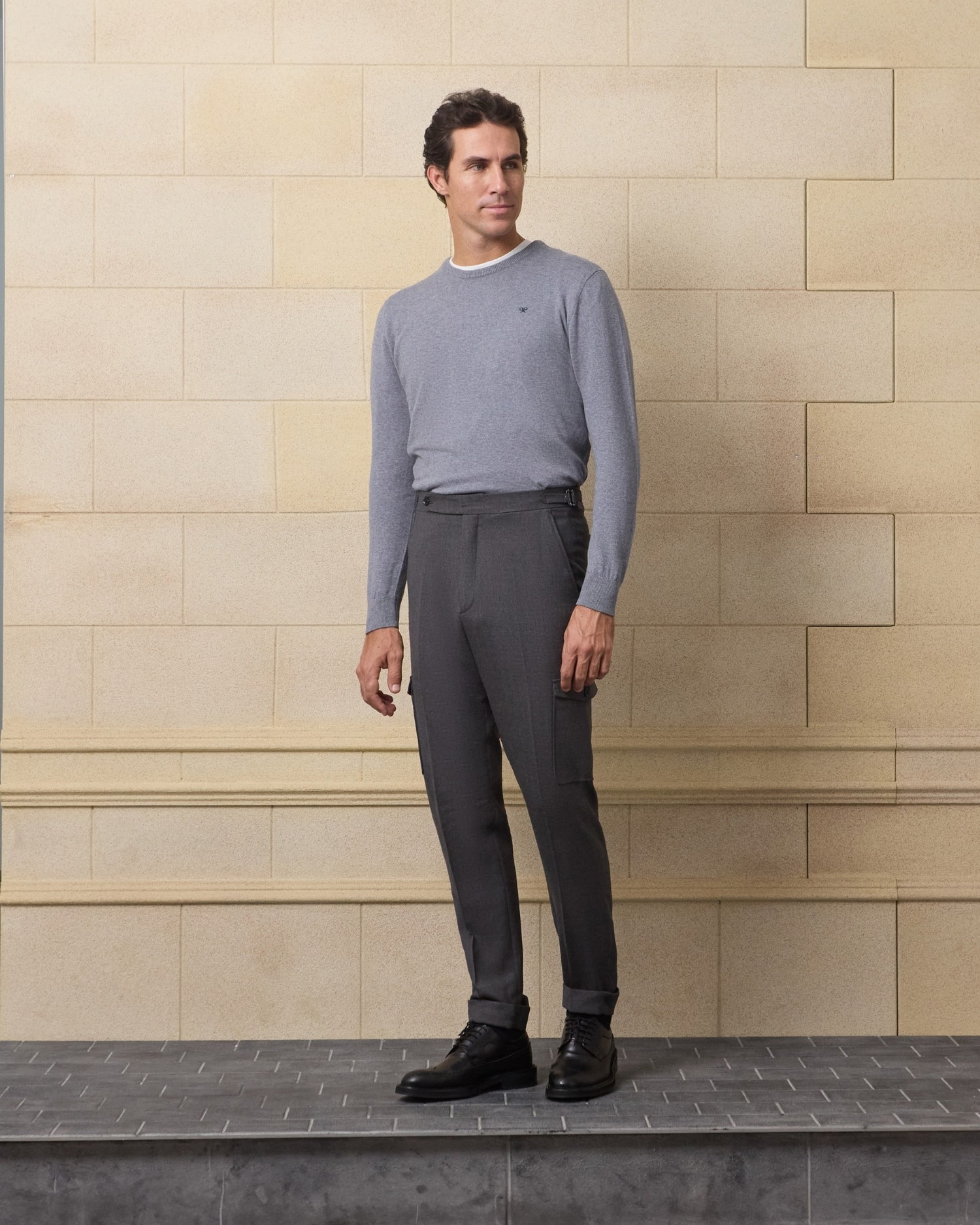 Imagem 0 de Calças de Fato Unique Estilo Cargo em Cinzento