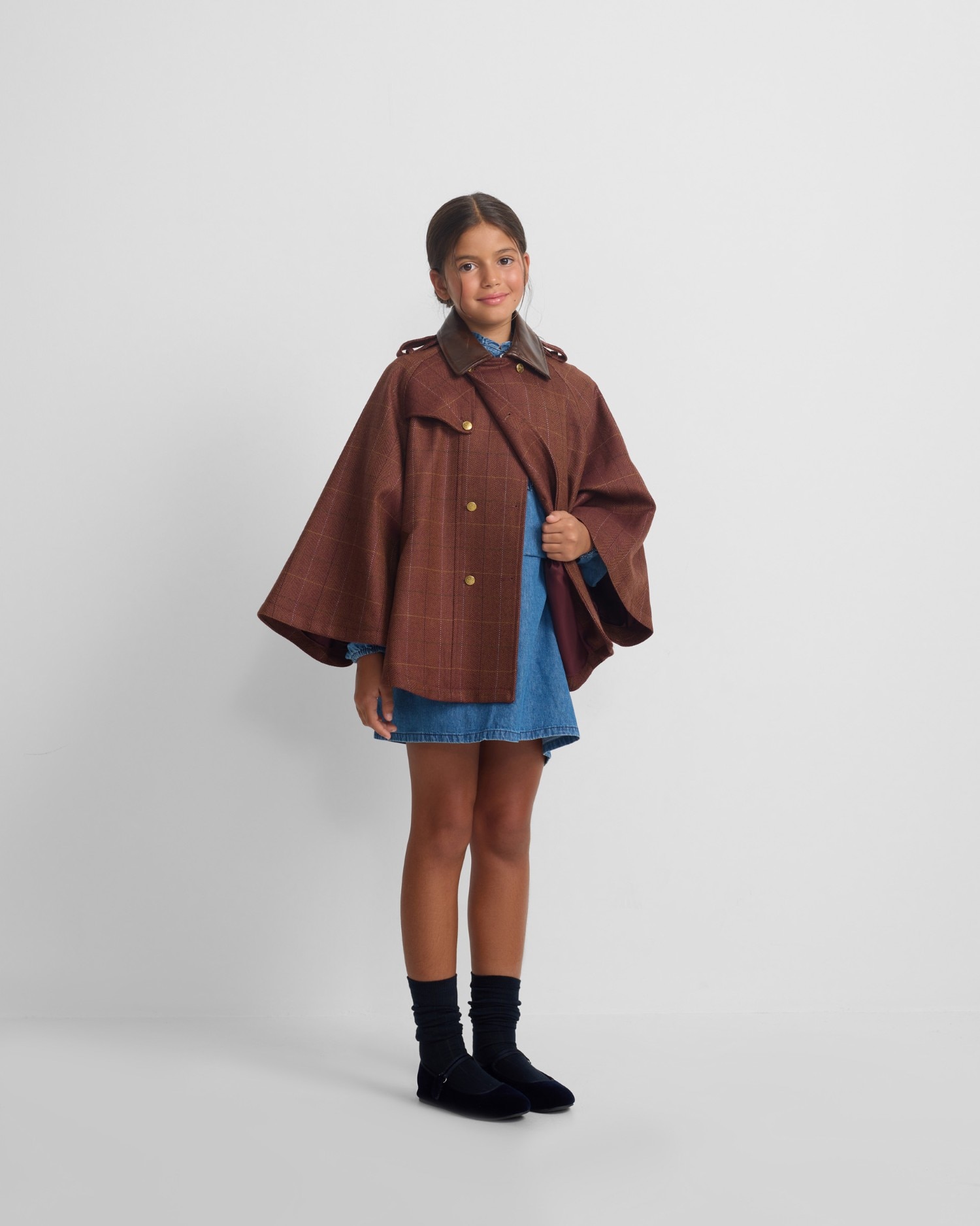 Imagem 0 de Capa com Detalhes em Couro Aos Quadrados em Castanho