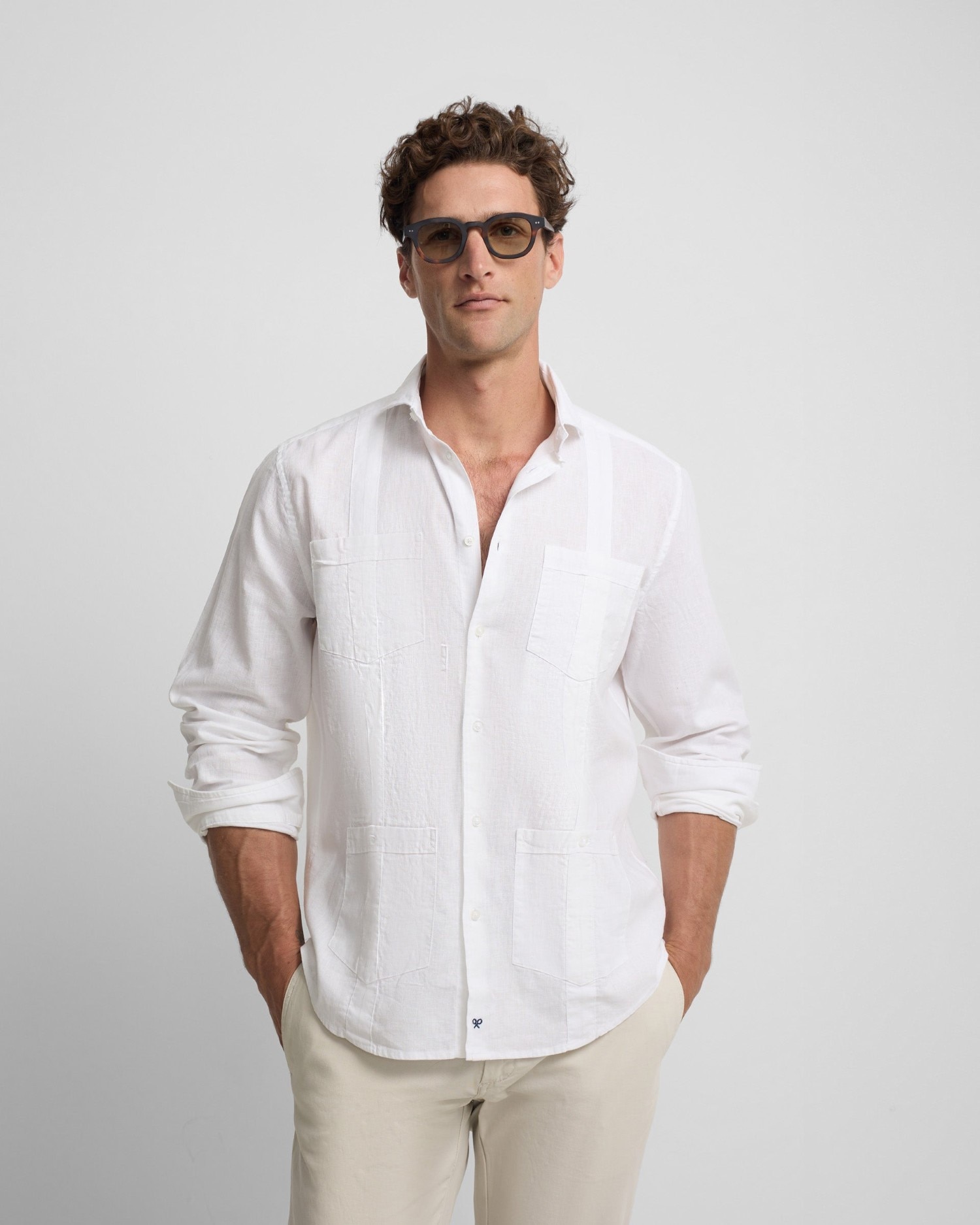 Imagem 0 de Guayabera Sport de Linho em Branco