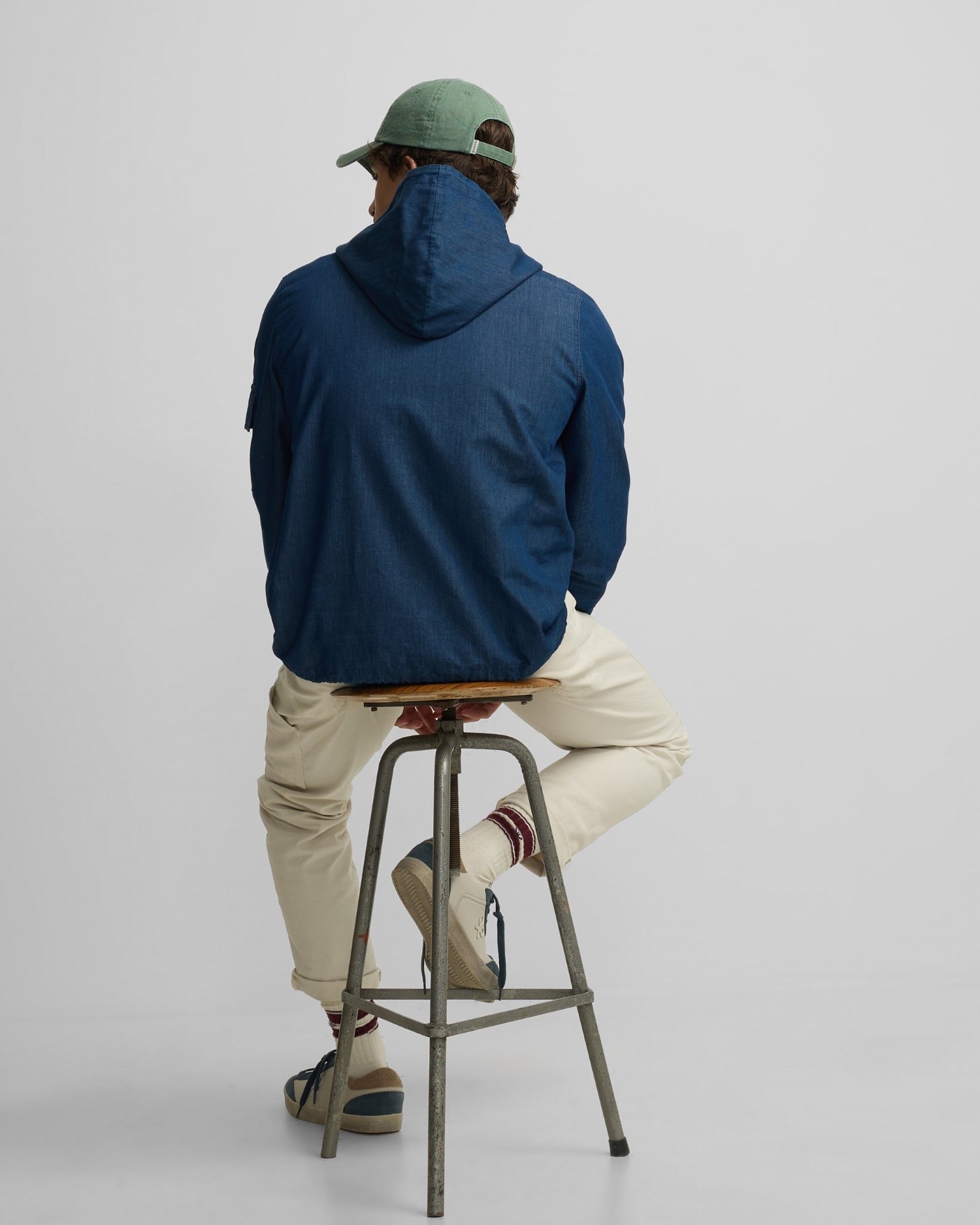 Corta-vento Denim com Capuz em Azul Azul-2