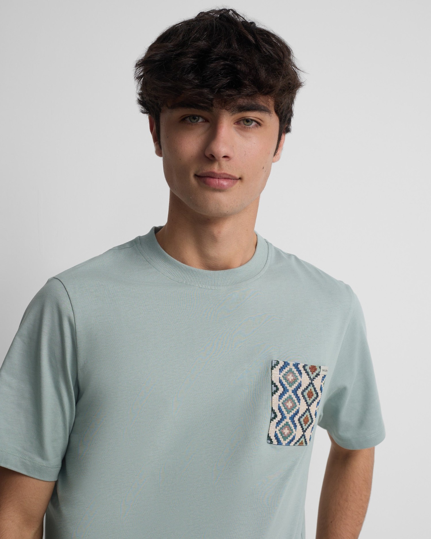 T-shirt com Bolso Étnico Verde Verde-3
