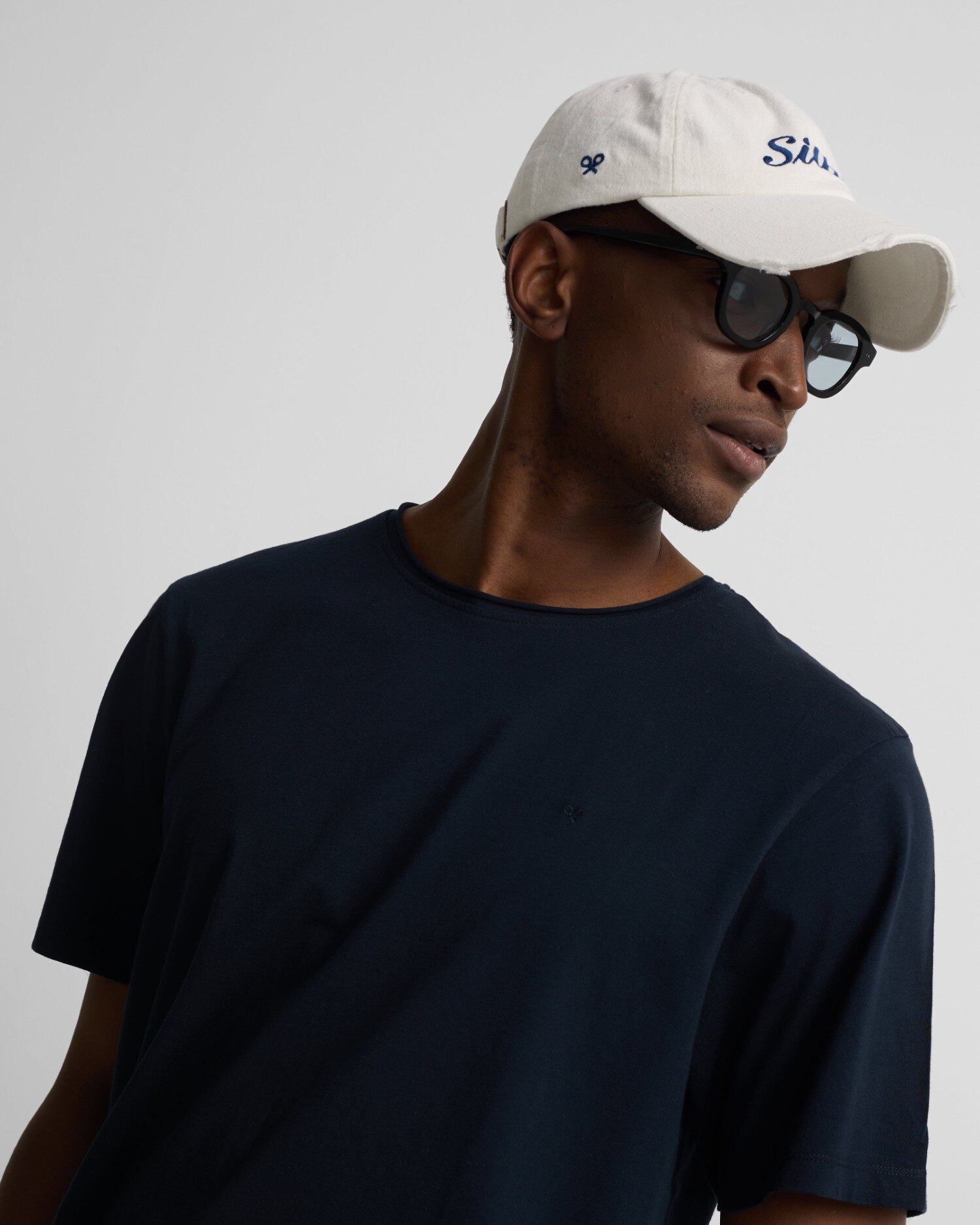 T-shirt com Gola Roll Azul-marinho-3