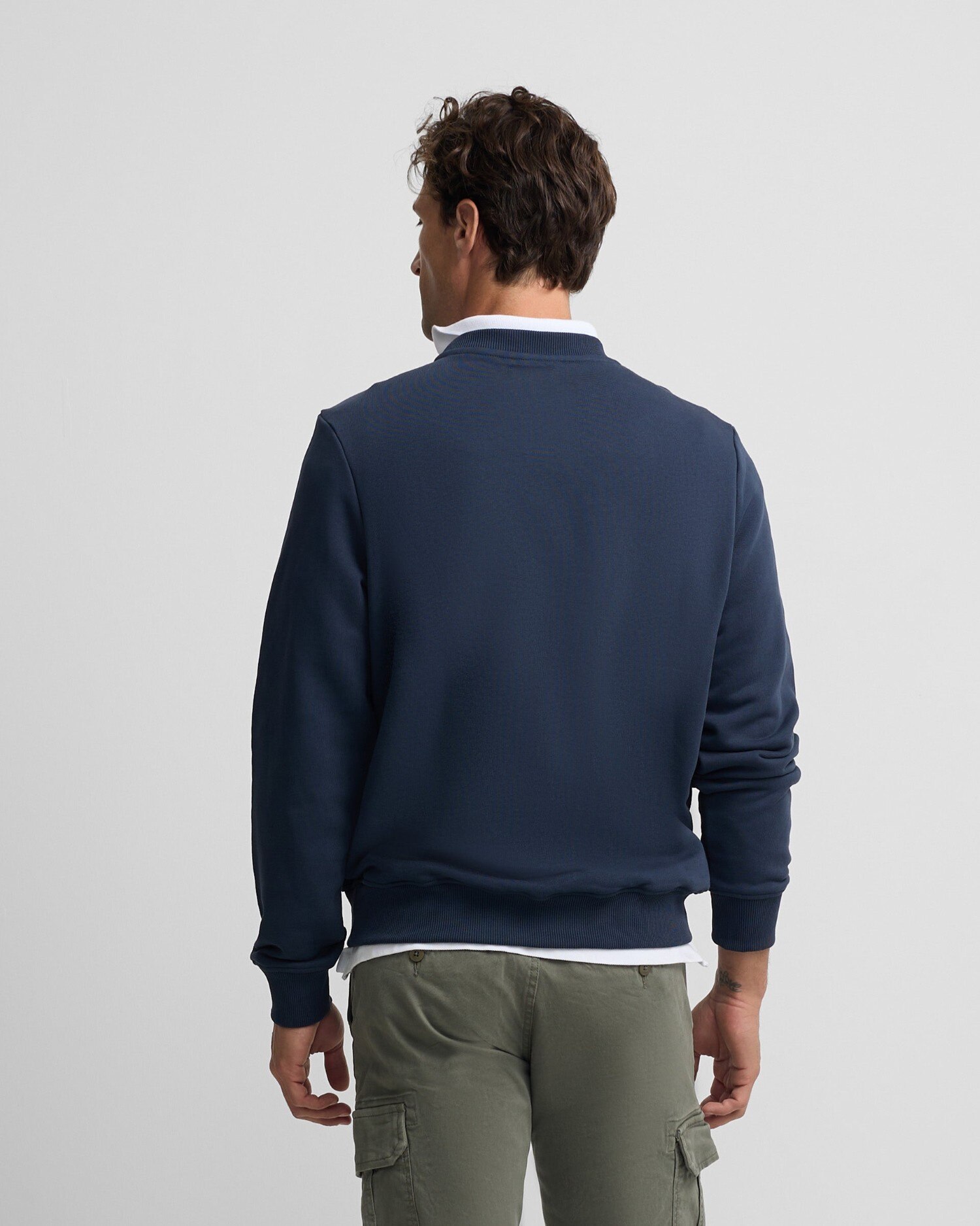 Sweat com Bolso Bordado Azul-marinho-2