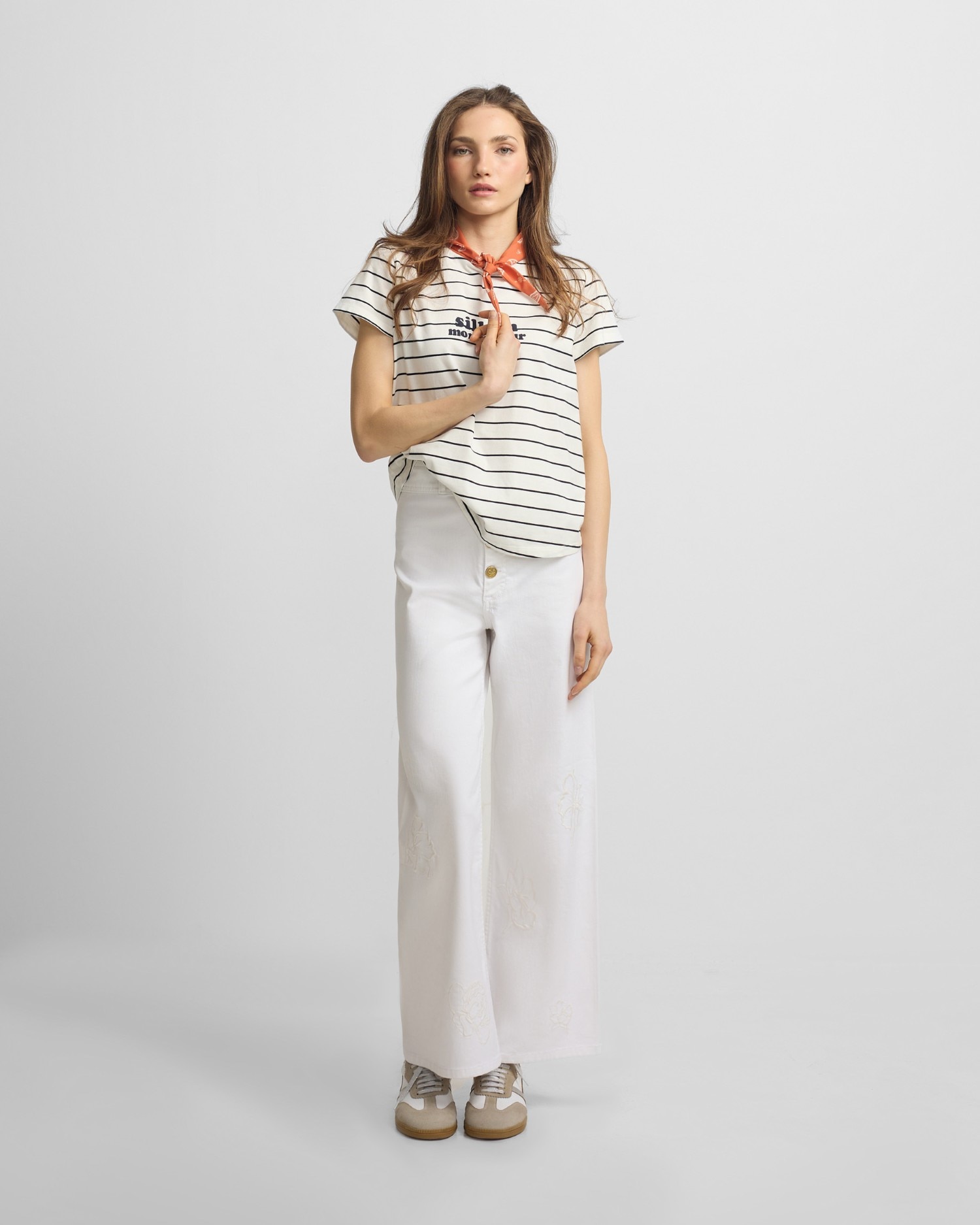 Imagem 0 de Calças Largas com Bordados de Flores em Cru