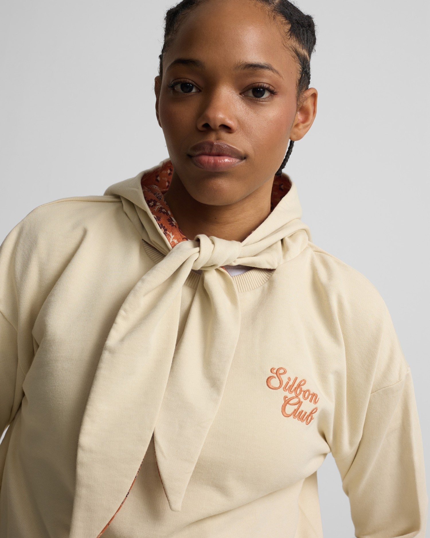 Sweatshirt com Laço em Crú Cru-3