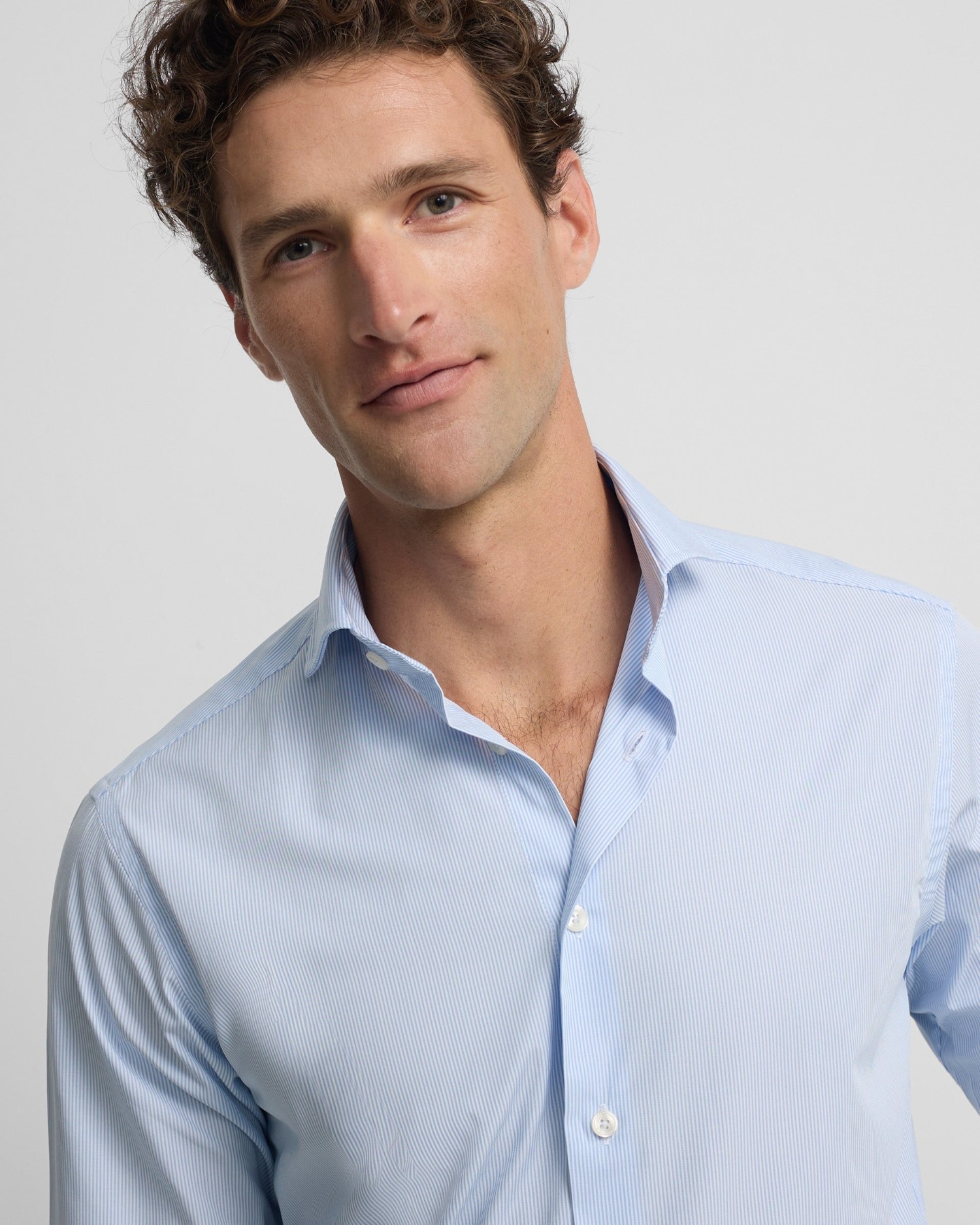 Camisa Formal Às Riscas Finas em Azul Celeste Azul-3