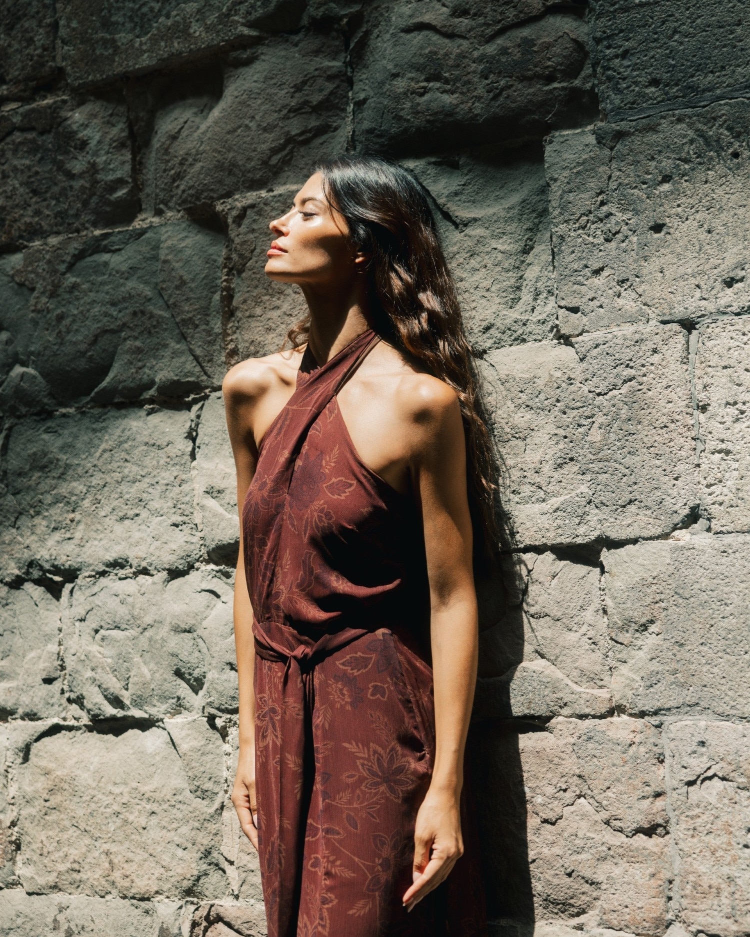 Vestido Gola Halter Estampado em Castanho Castanho-3