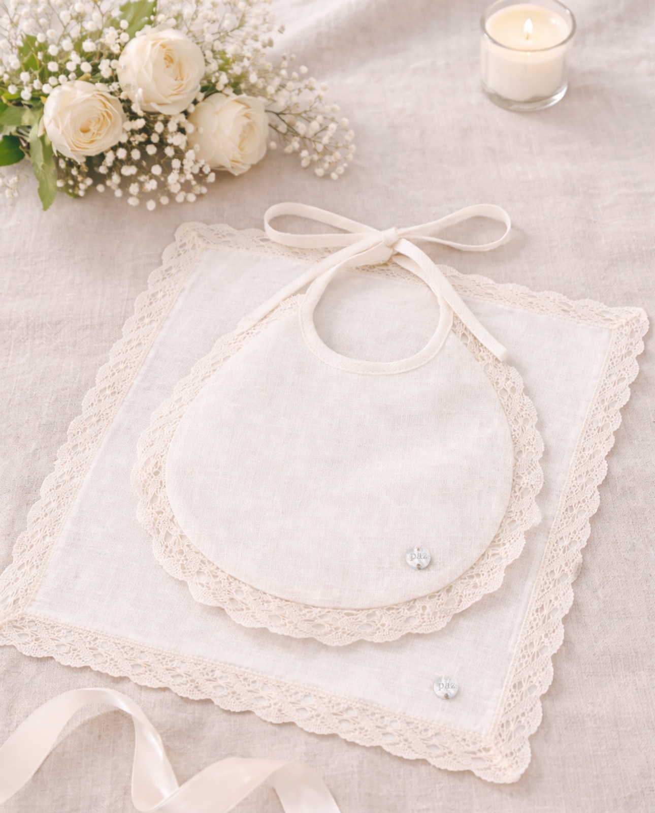 Conjunto de Babete e Lenço para Bebé Coleção Essencial para Batizado PAZ Rodríguez Cru-2