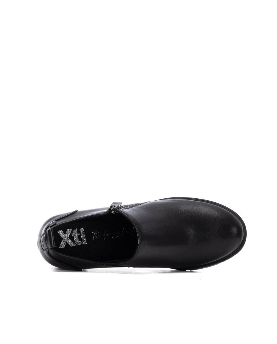 Botins com Cano Baixo e Tacão Preto-6