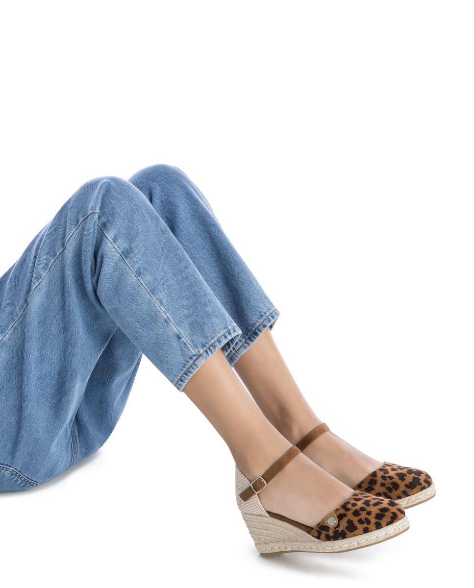 Alpercatas de Cunha com Fecho de Fivela Castanho-2