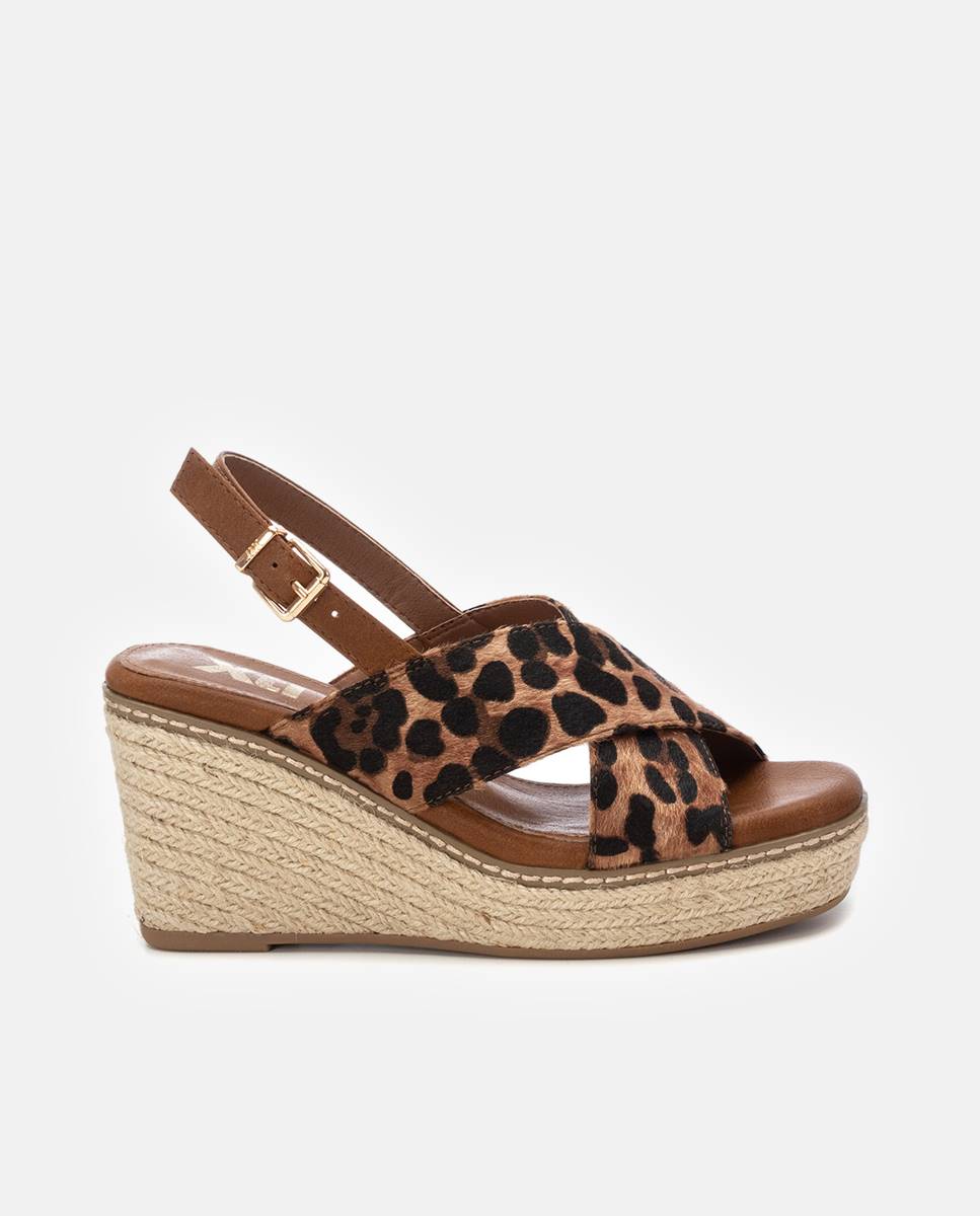 Imagem 0 de Alpercatas de Cunha com Fecho de Fivela