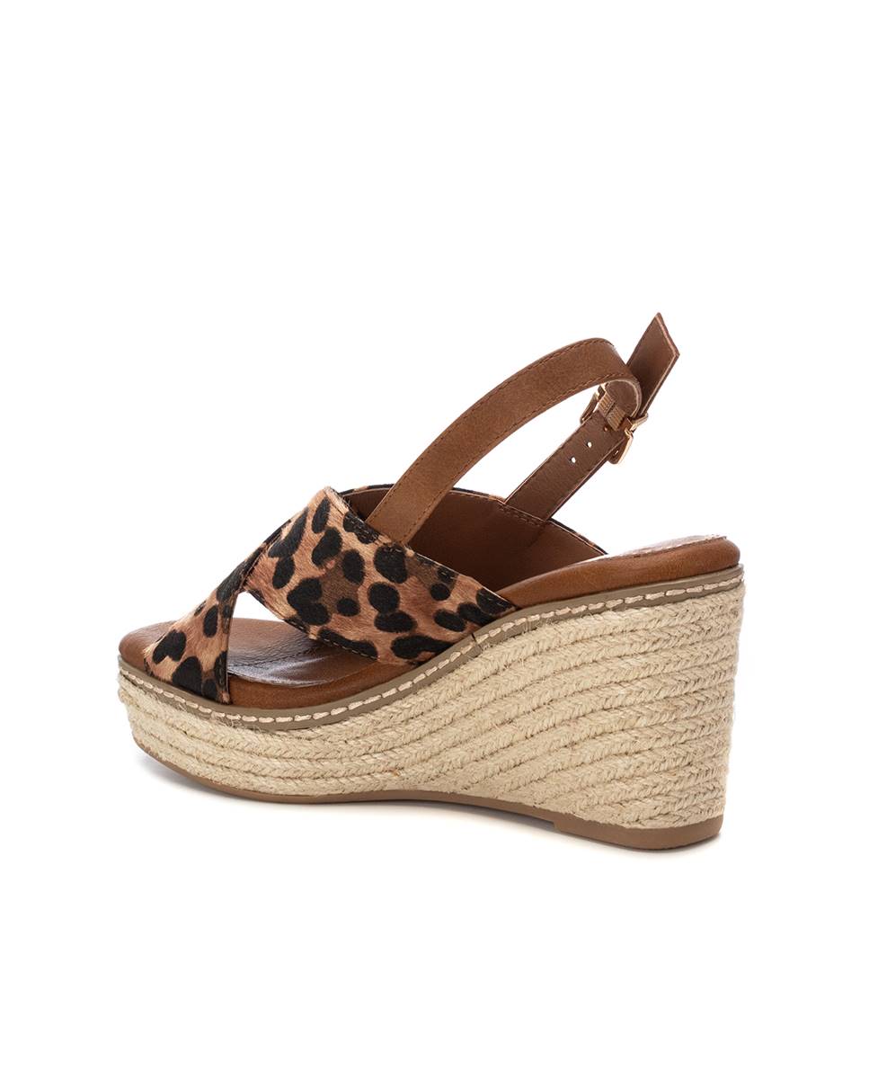 Alpercatas de Cunha com Fecho de Fivela Castanho-claro-4