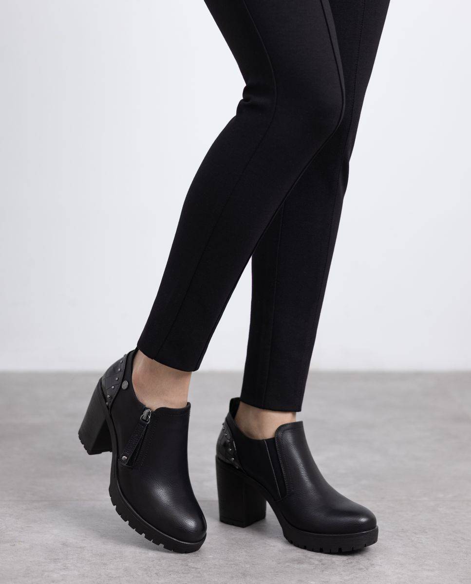 Botins com Fecho Zip Preto-2