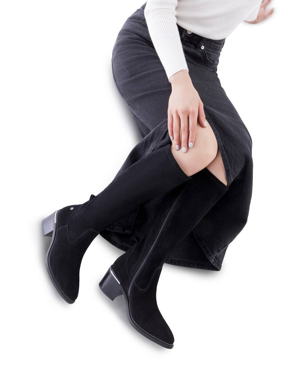 Botas de Pele com Biqueira Afiada e Fecho Zip Lateral Preto-2