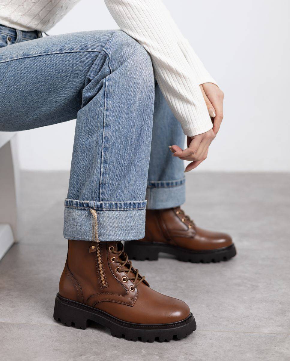 Botins com Atacadores Camel-2