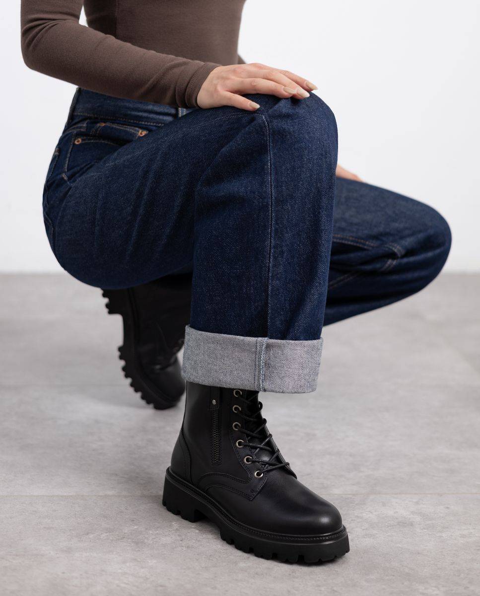 Botins com Atacadores Preto-2