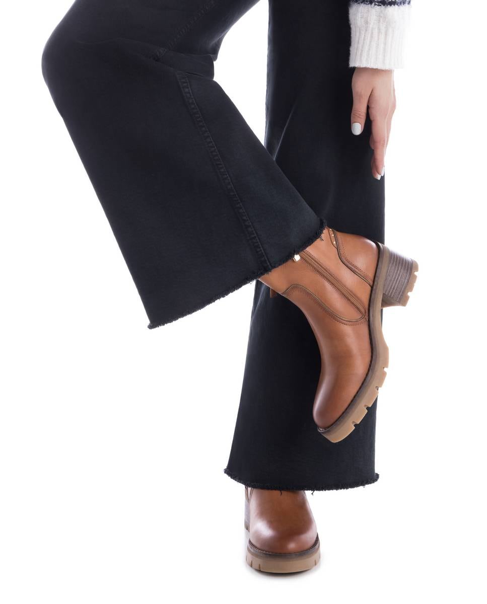 Botins de Pele com Fecho Zip Lateral Castanho-2