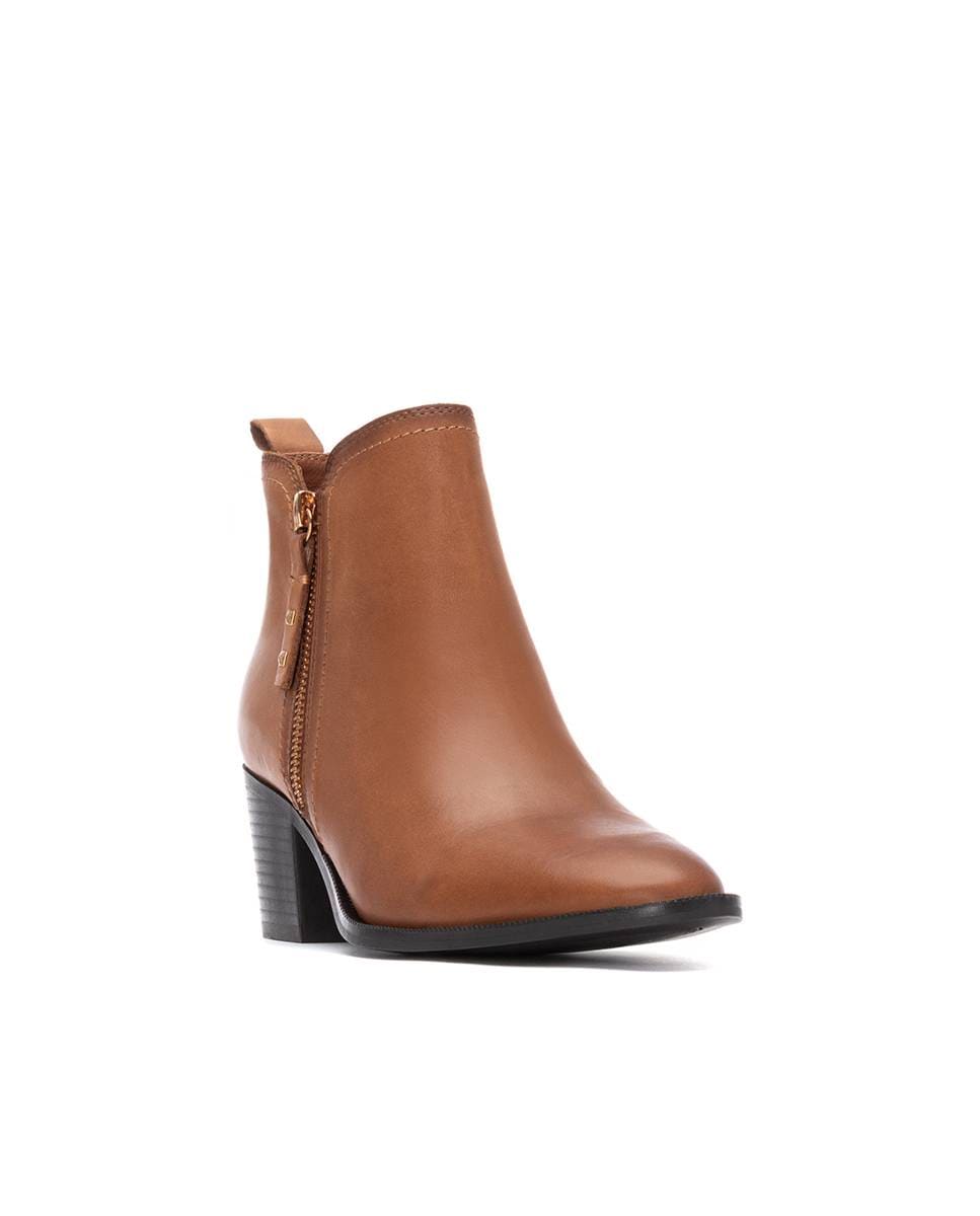 Botins de Pele com Biqueira Afiada e Fecho Zip Lateral Castanho-3