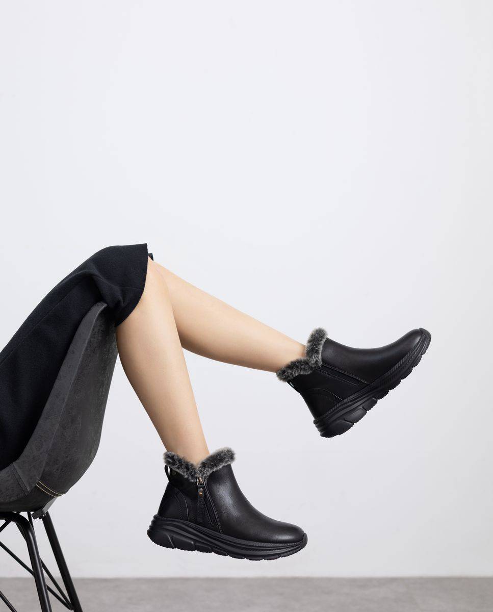 Botins com Pelo e Fecho Zip Preto-2