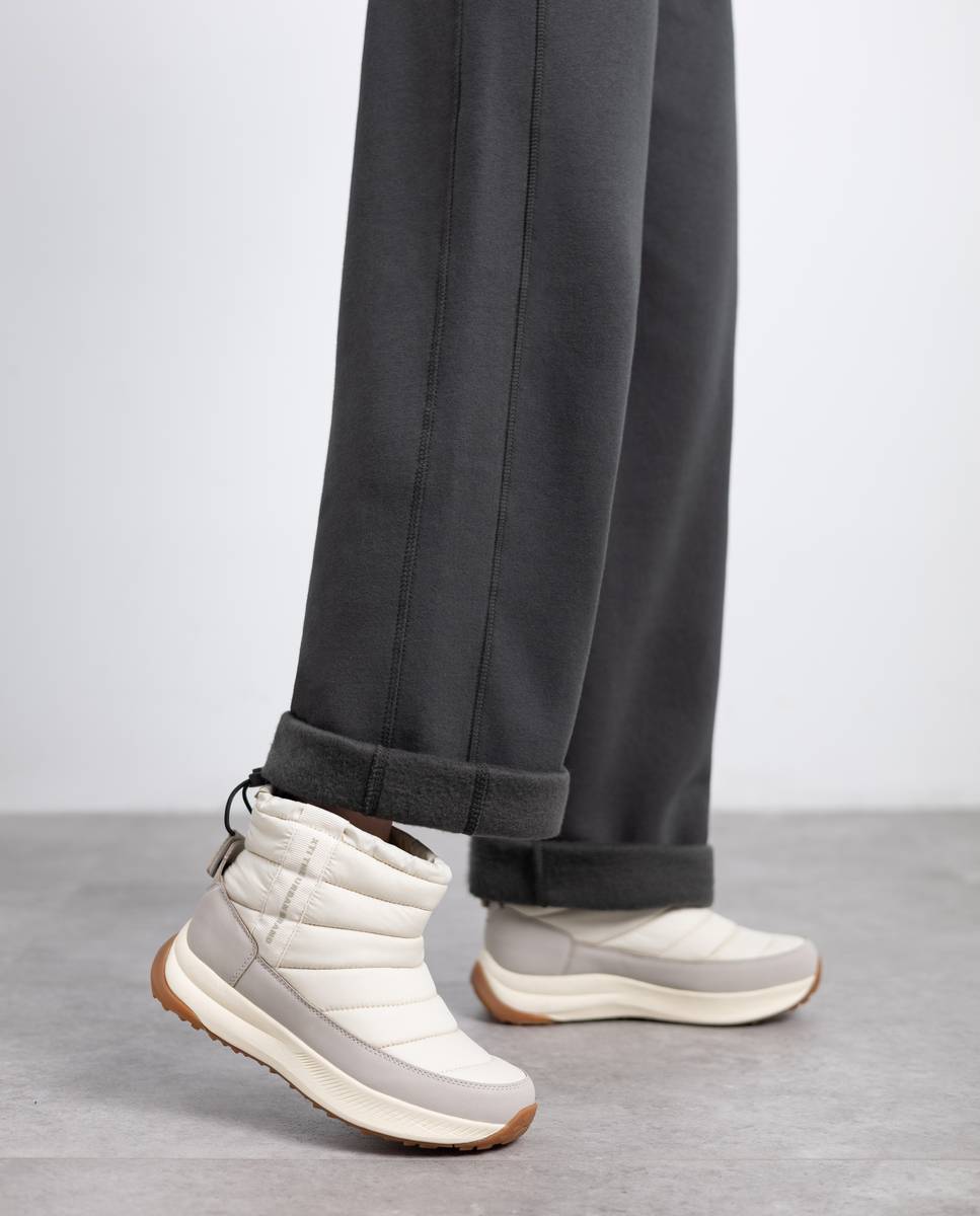 Botins Acolchoados com Sola de Borracha Bege-2