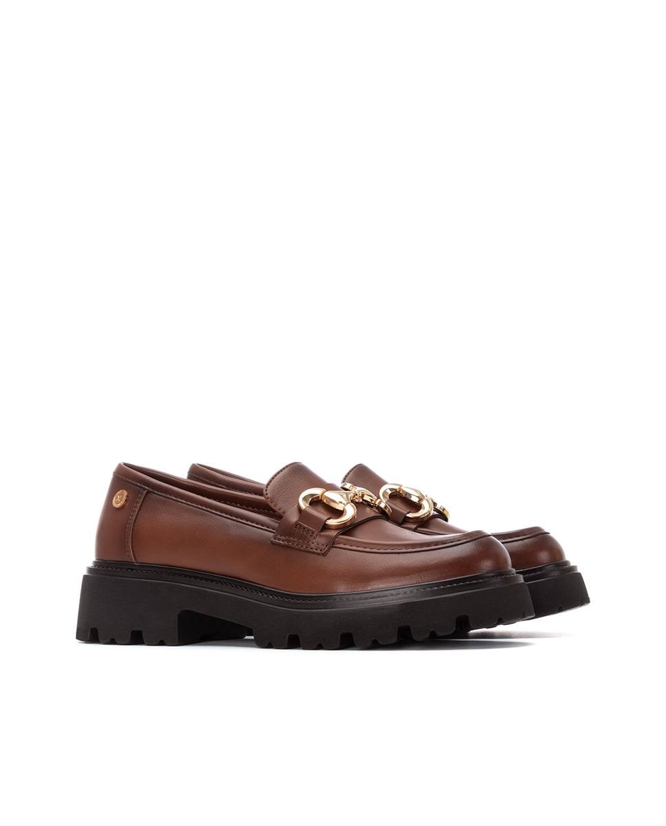 Mocassins Rasos com Corrente Decorativa Camel-5