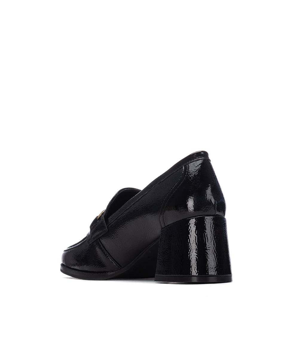 Mocassins com Salto de Verniz Preto-4