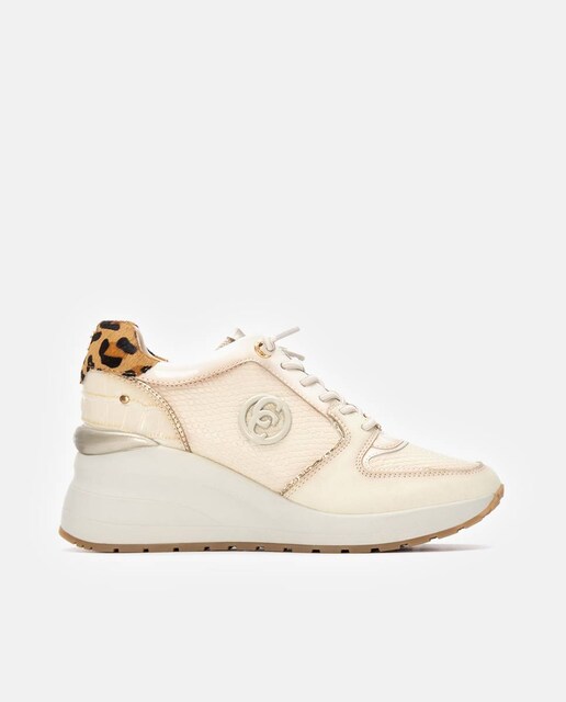 Imagem 0 de Sapatilhas de Pele com Cunha Alta de Borracha