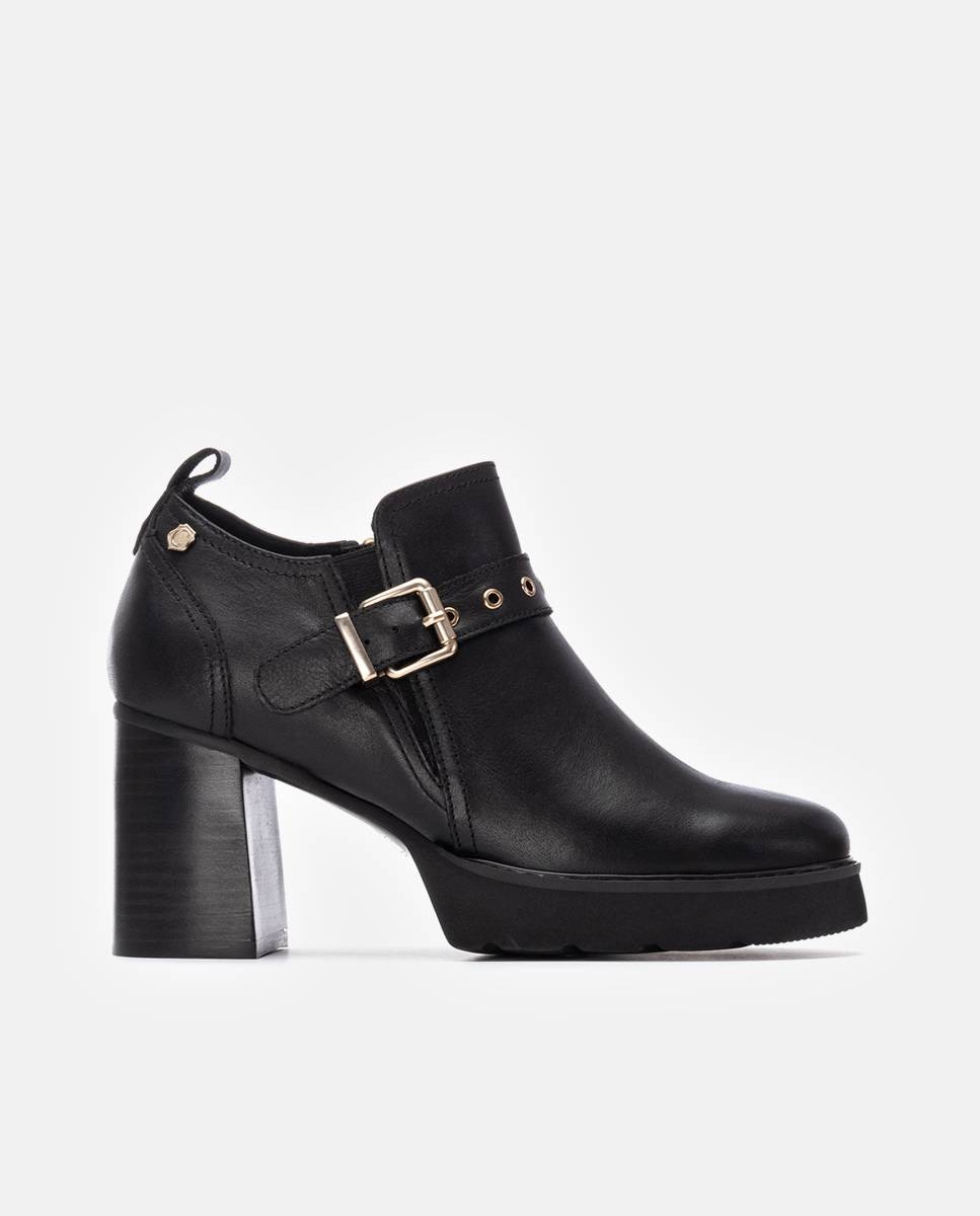 Imagem 0 de Botins de Pele com Salto Alto e Fecho Zip Lateral