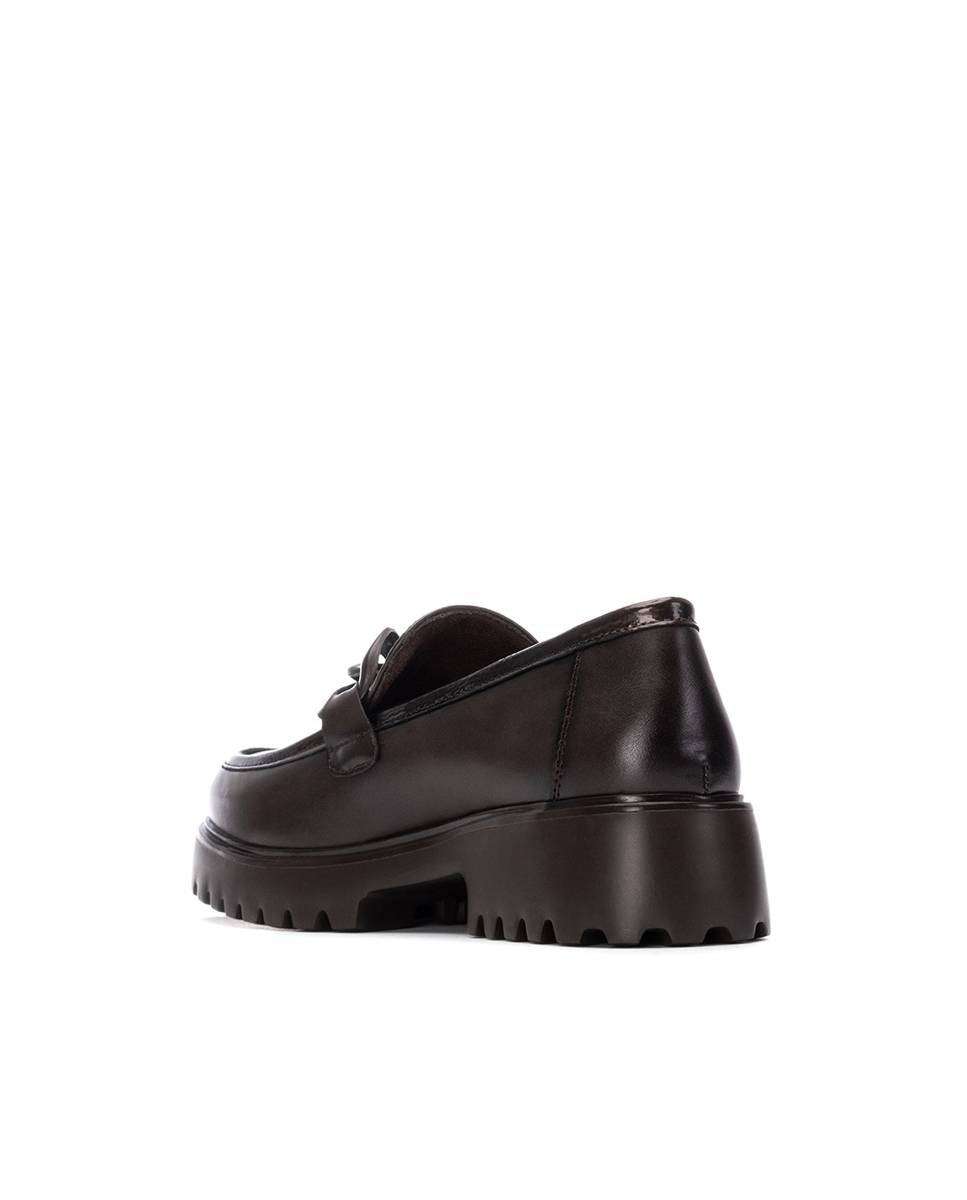 Mocassins com Plataforma e Corrente Decorativa Castanho-4