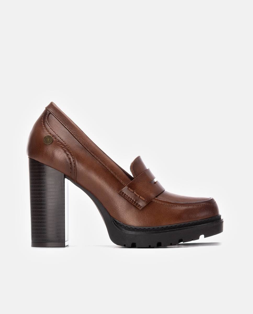 Imagem 0 de Mocassins com Salto Alto