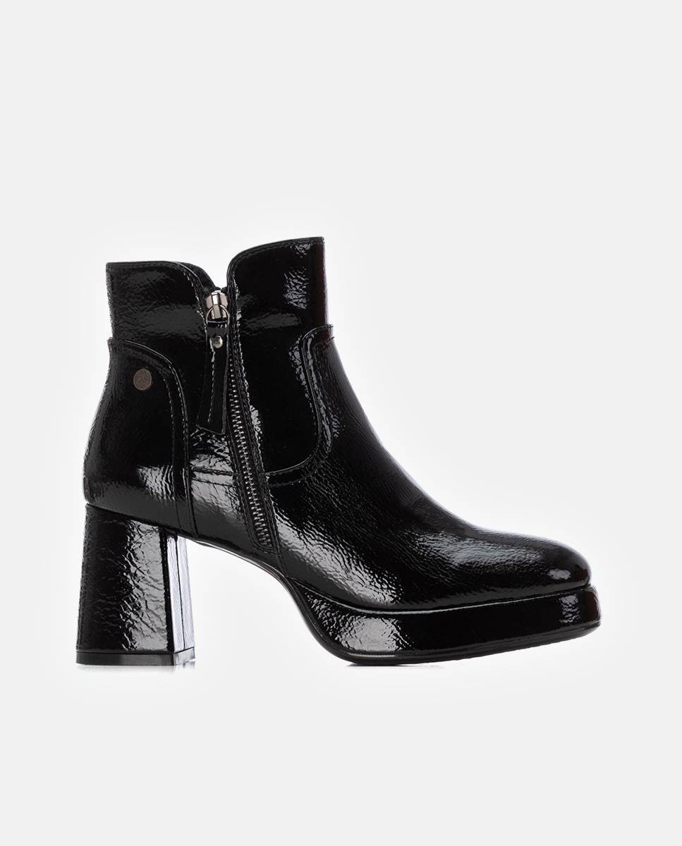 Botins de Verniz com Salto Preto-1