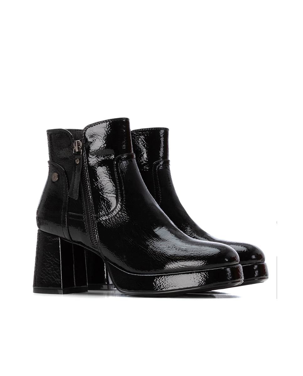 Botins de Verniz com Salto Preto-4
