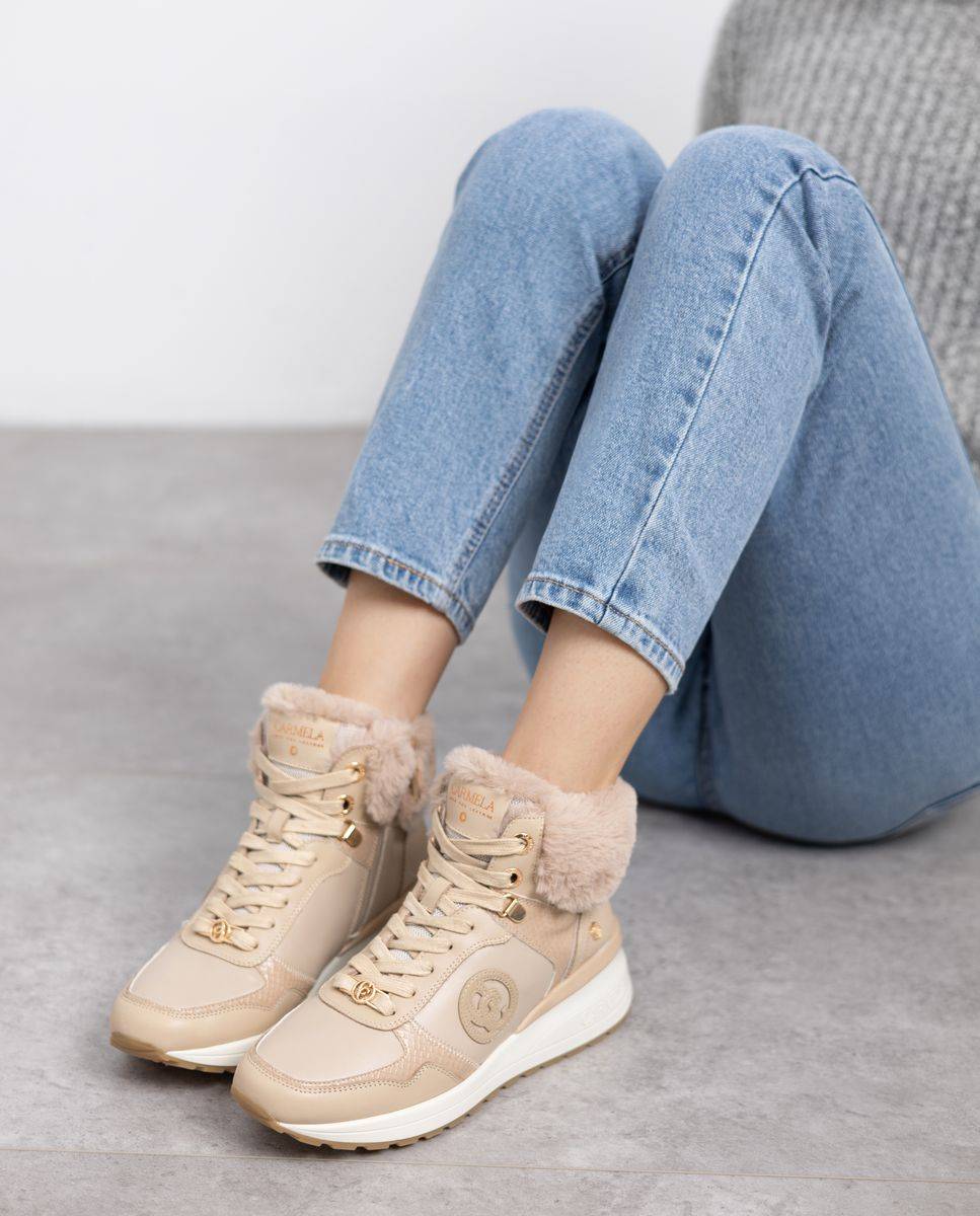 Botins com Pelo e Fecho Zip de Pele Bege-2