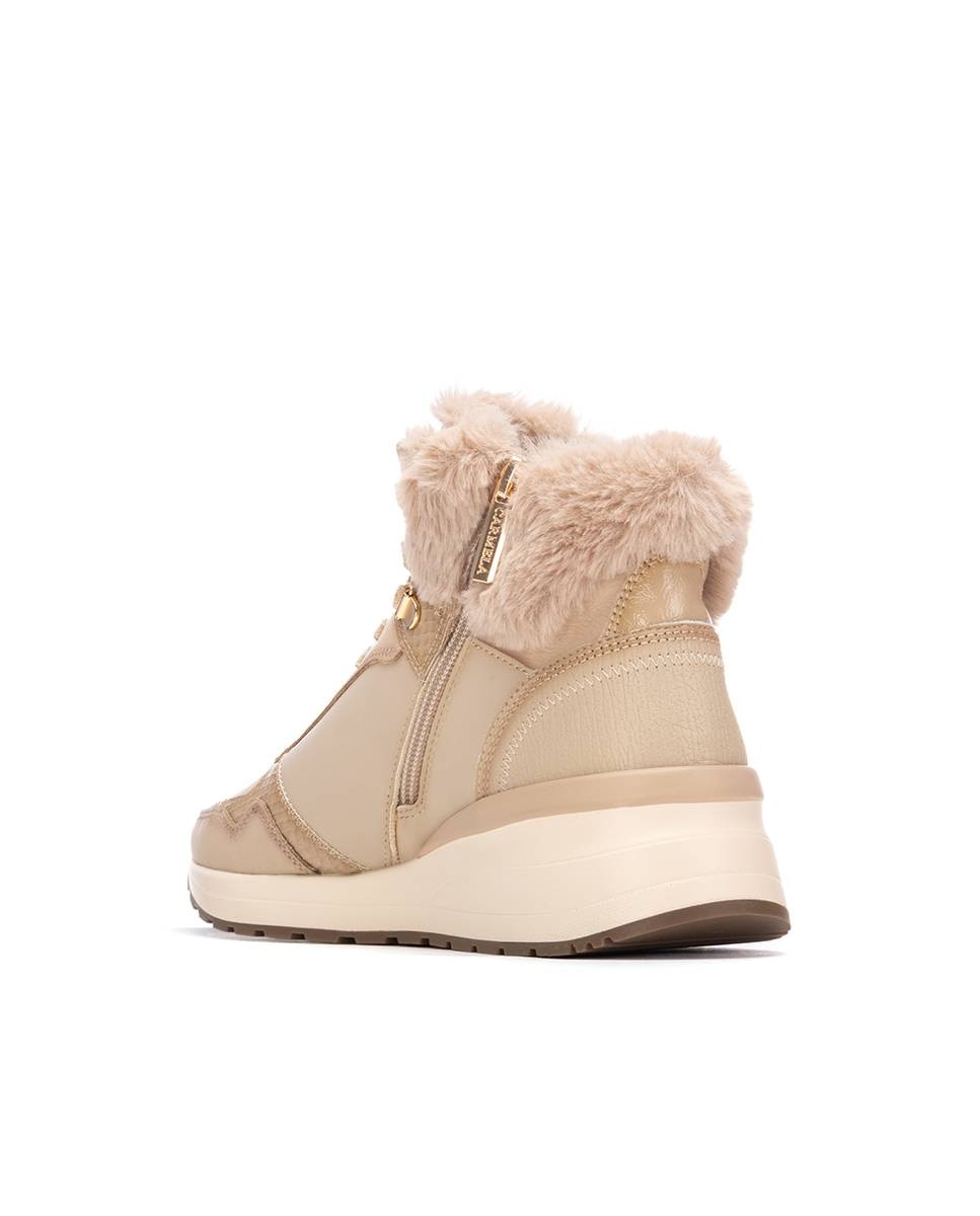 Botins com Pelo e Fecho Zip de Pele Bege-4