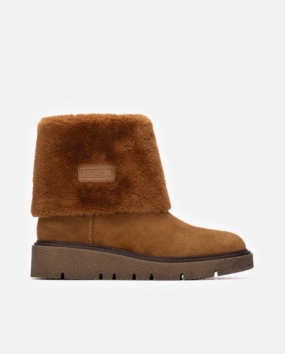 Imagem 0 de Botins de Pele com Cunha Baixa