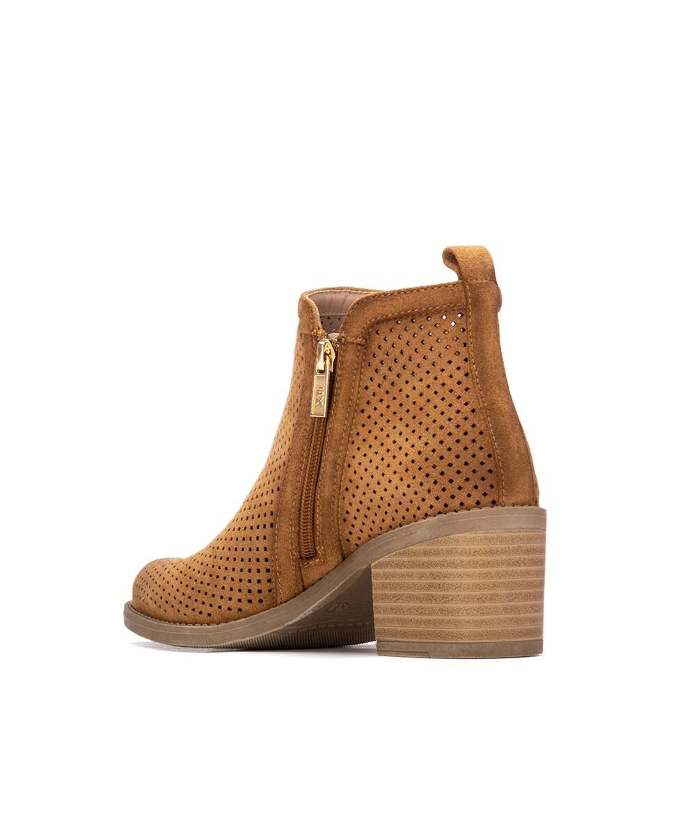 Botins Básicos com Salto e Fecho Zip Camel-4