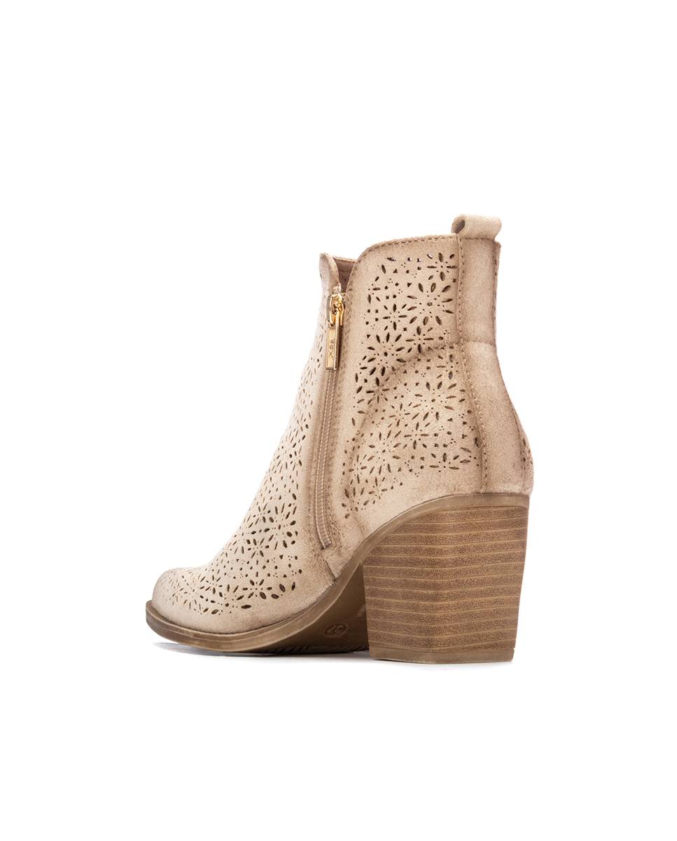 Botins Básicos com Salto e Fecho Zip Bege-3