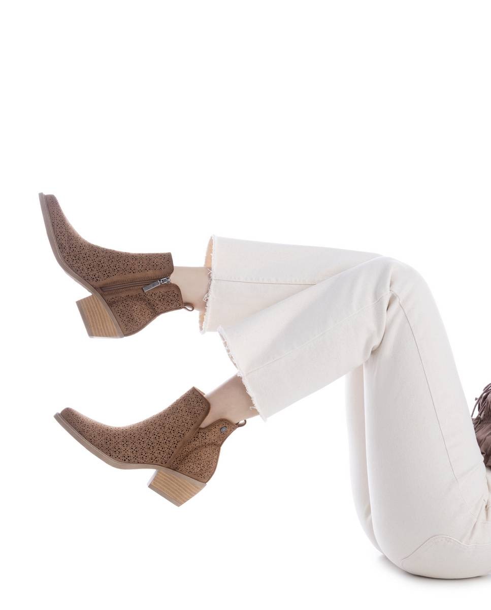 Botins Básicos com Fecho Zip Camel-2