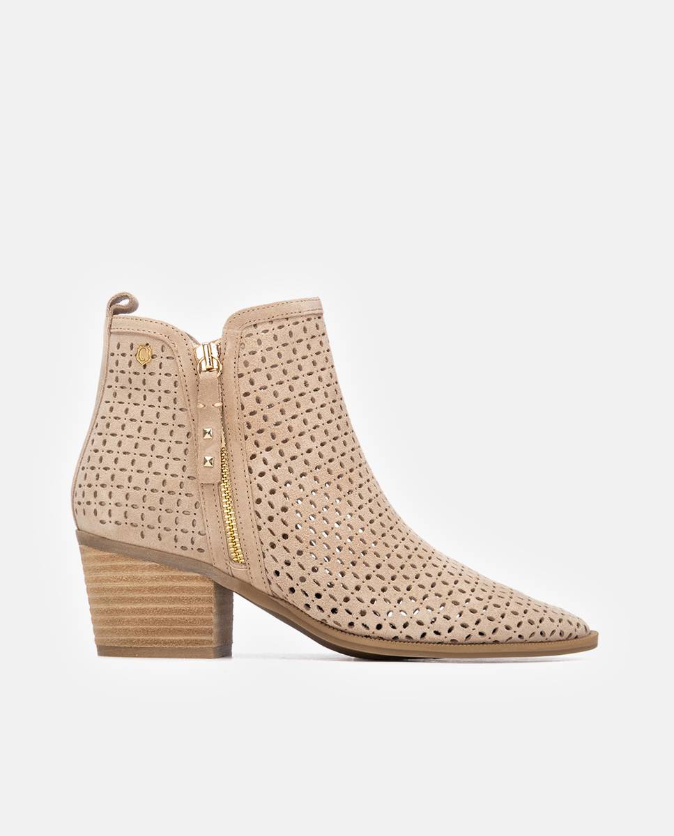 Imagem 0 de Botins Cowboy de Pele Perfurada com Fecho Zip