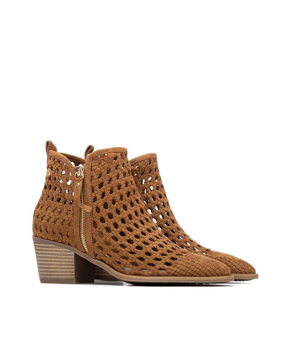 Botins Básicos com Salto e Fecho Zip Camel-5