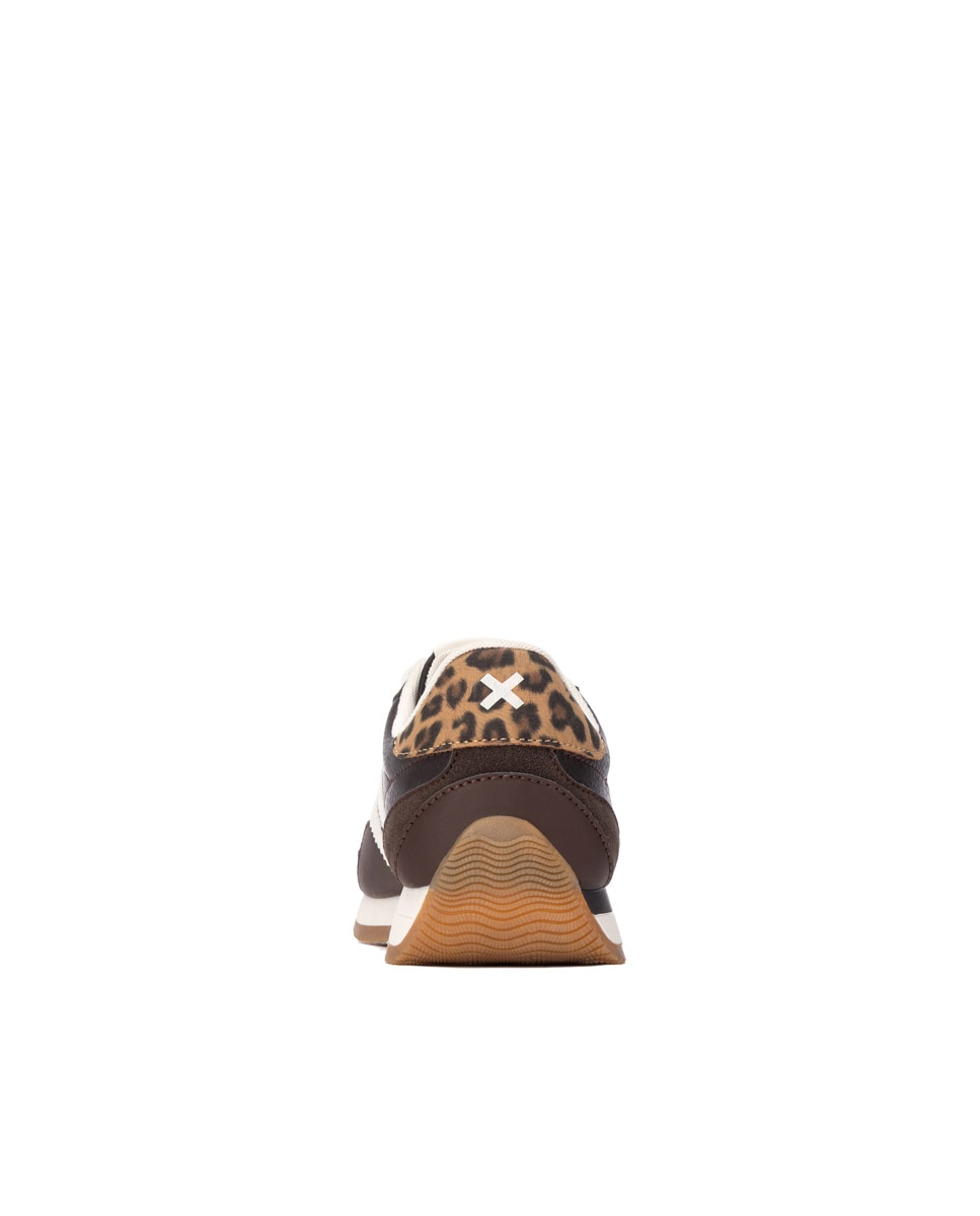Sapatilha com Atacadores Castanho-5