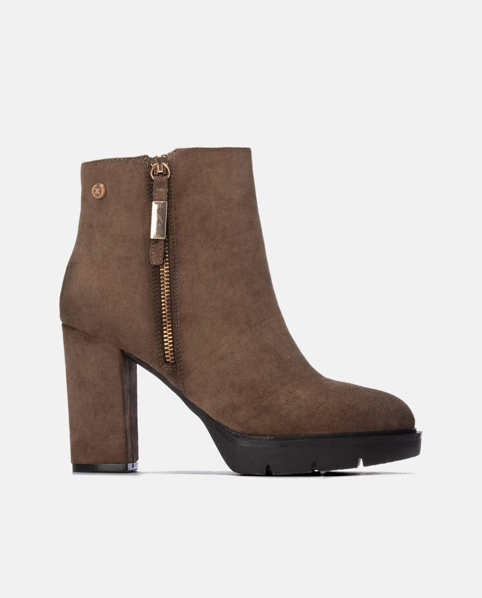 Imagem 0 de Botins com Fecho Zip
