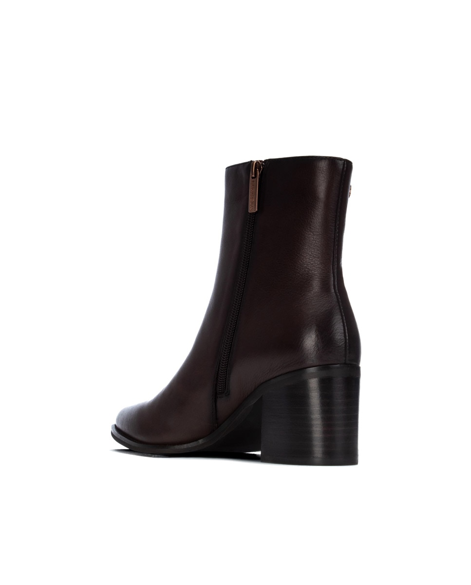 Botins com Fecho Zip de Pele Castanho-3
