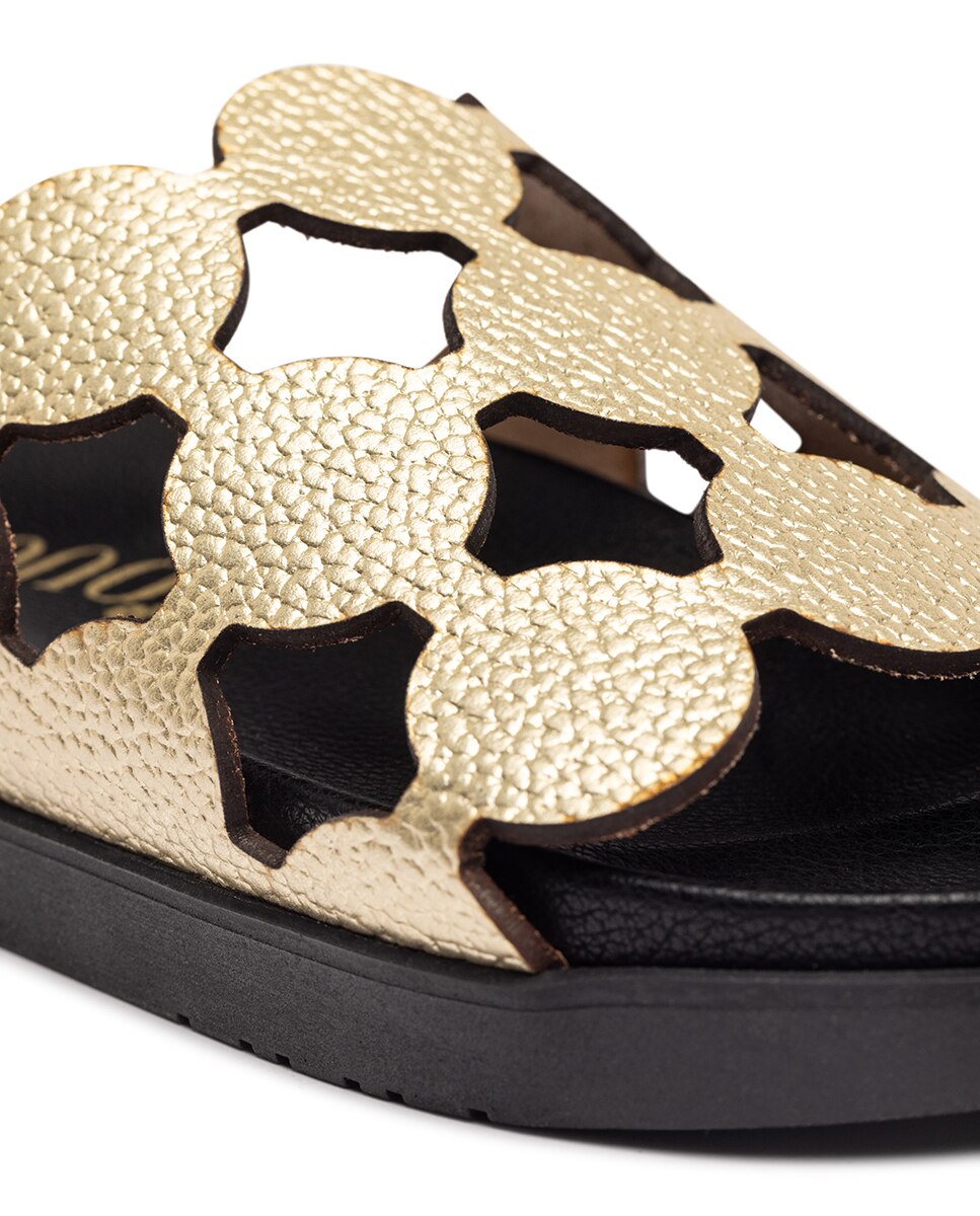 Sandálias Rasas de Pele Dourado-2