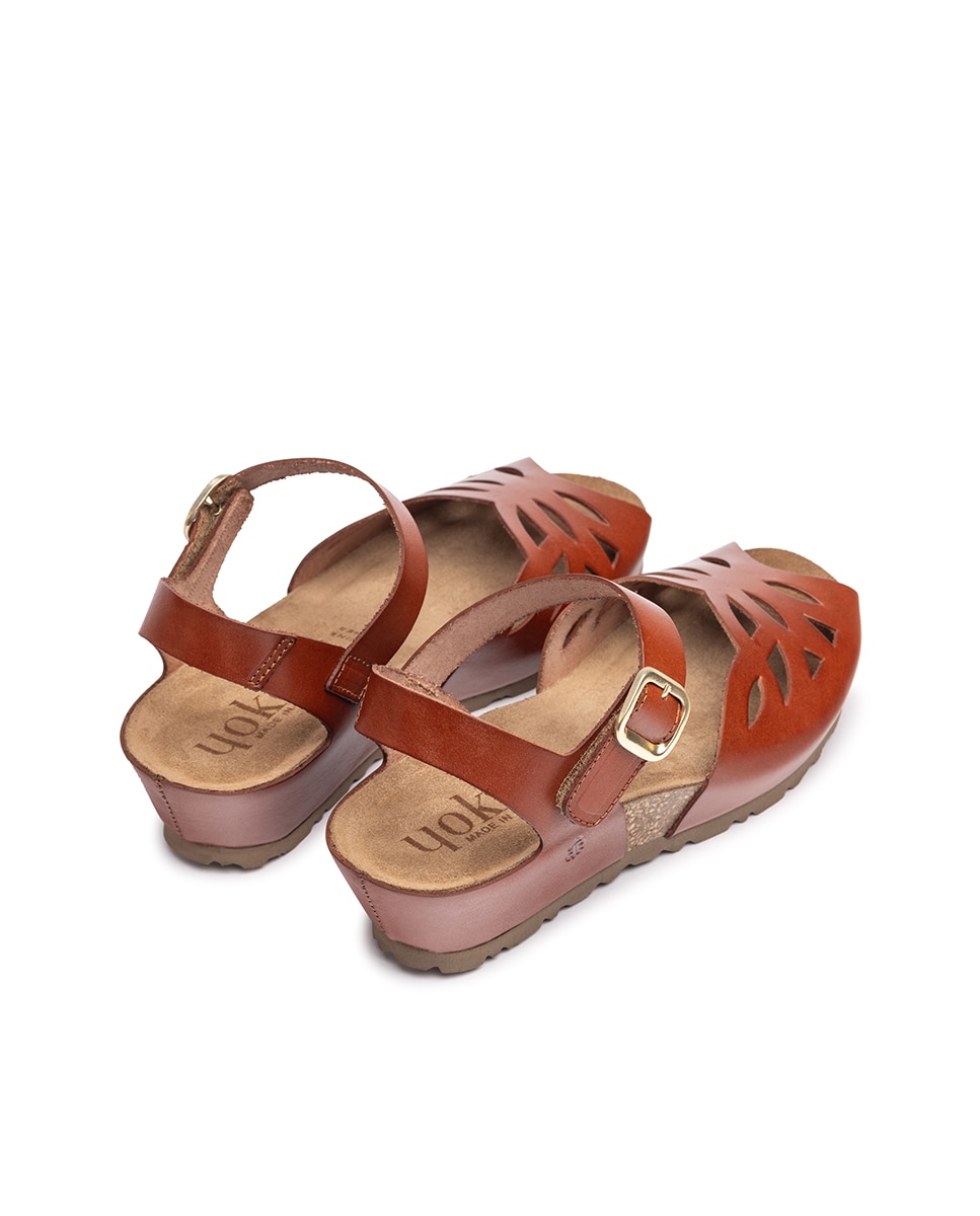 Sandálias de Cunha em Pele Castanho-2