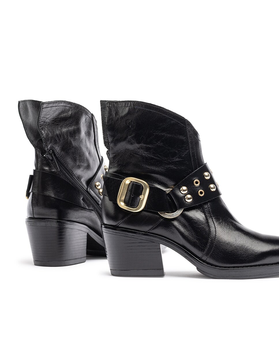 Botins de Salto em Pele Preto-2