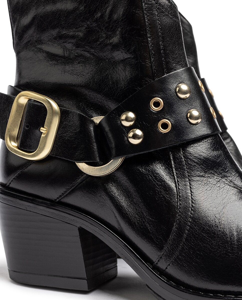 Botins de Salto em Pele Preto-4